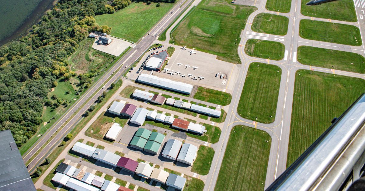 Discover flying cloud airport public event metropolitan airports